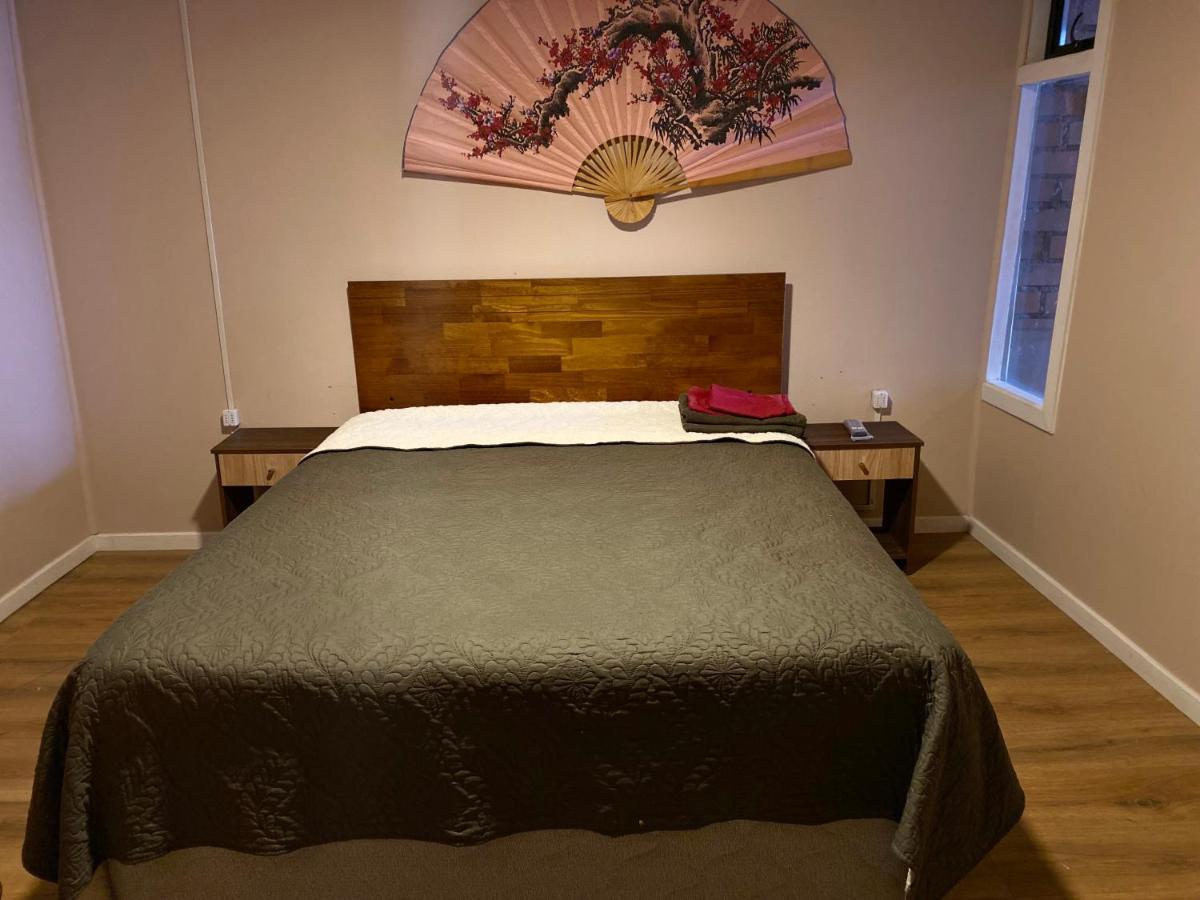 World'S End Hostal 푸에르토나탈레스 외부 사진