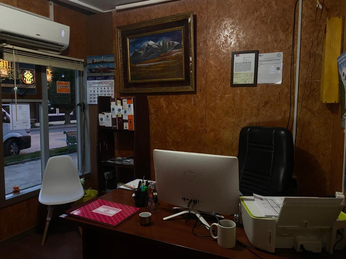 World'S End Hostal 푸에르토나탈레스 외부 사진