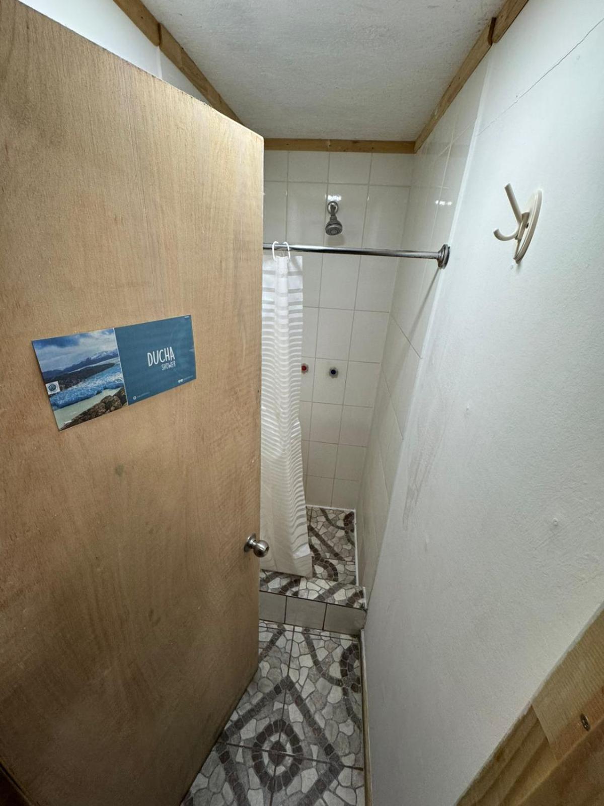 World'S End Hostal 푸에르토나탈레스 외부 사진