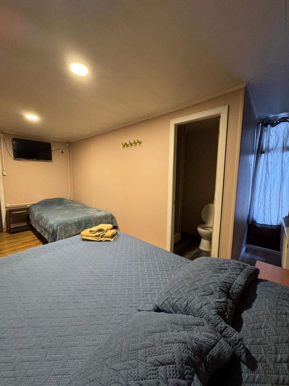 World'S End Hostal 푸에르토나탈레스 외부 사진